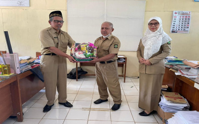 Purna Tugas Guru SMP Negeri 4 Pengasih