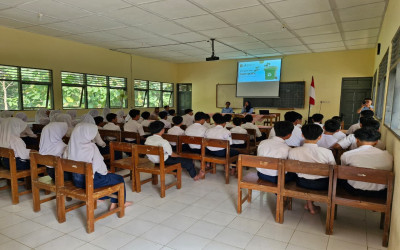 SMP Negeri 4 Pengasih Perkuat Budaya Peduli Lingkungan Melalui Pembinaan Pengolahan Sampah