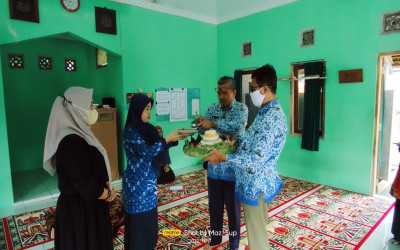 MEMPERINGATI HARI ULANG TAHUN KE~22 SEMPATSIH